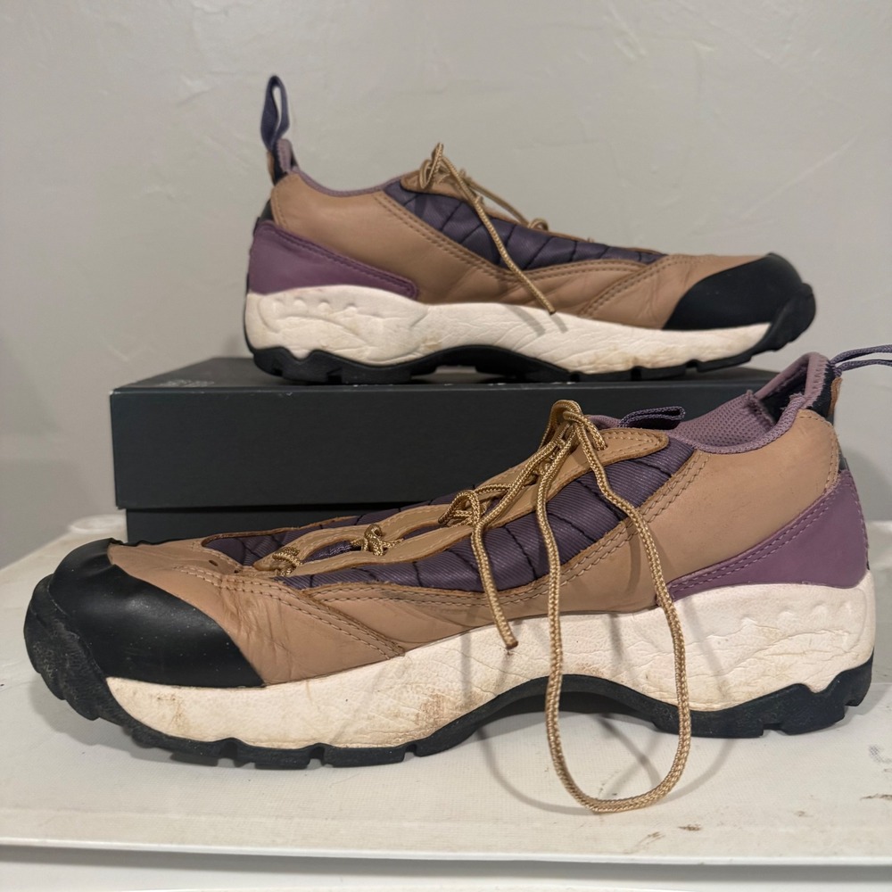 Nike ACG Air Mada Low Hiking Shoes Mens 10 Tan Purple Black Good Trail Sneaker